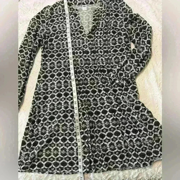 Old Navy, black and white‎ dress. Size small petite. - Picture 3 of 6